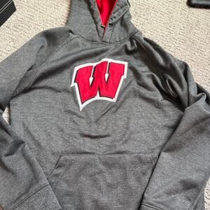 Colosseum grey wisconsin badgers hoodie